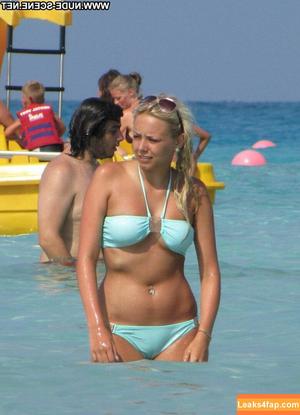 Sacha Parkinson photo #0049