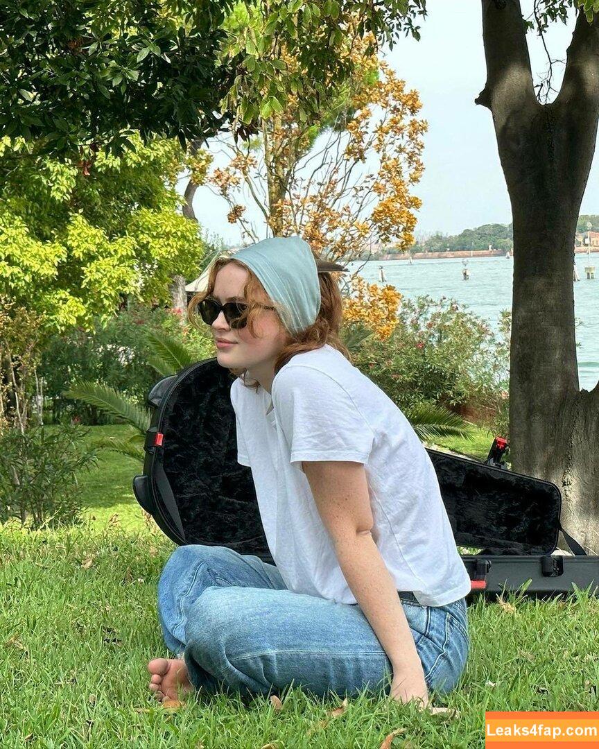 Sadie Sink / sadiesink / sadiesink_ слитое фото фото #0661