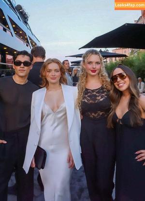 Sadie Sink photo #0458