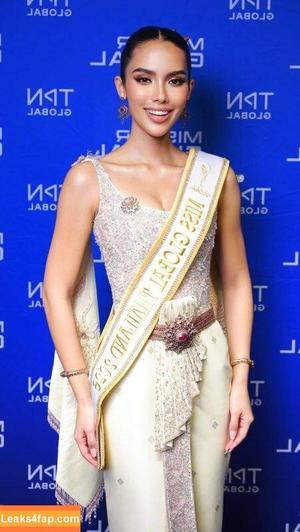 Saffron Maya Snook photo #0001