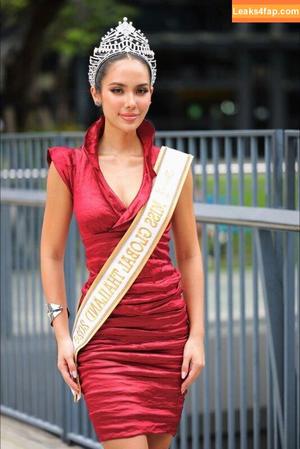 Saffron Maya Snook photo #0011