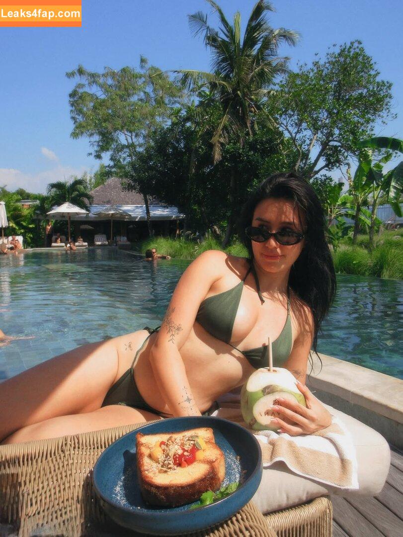Saffron Sharpe / saffronsharpe leaked photo photo #0016