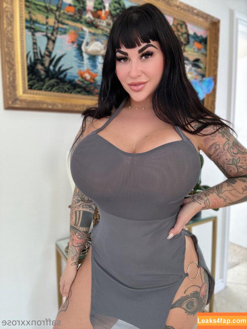 saffronrosefree / shotwithsaff leaked photo photo #0014
