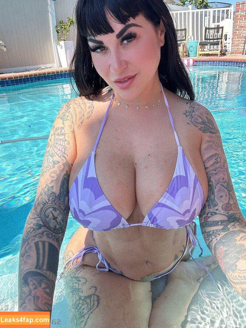 saffronrosefree / shotwithsaff leaked photo photo #0016