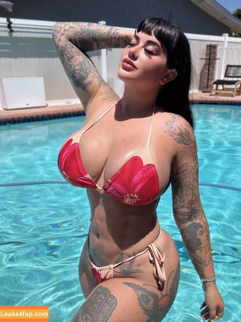 saffronrosefree / shotwithsaff leaked photo photo #0023