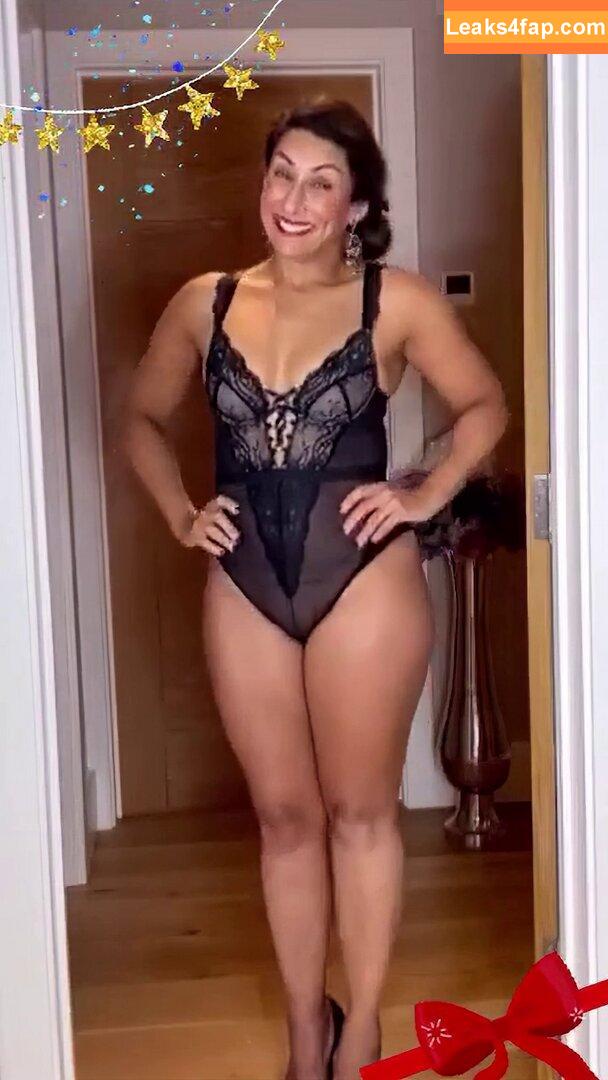 Saira Khan / iamsairakhan / sairasbum leaked photo photo #0025