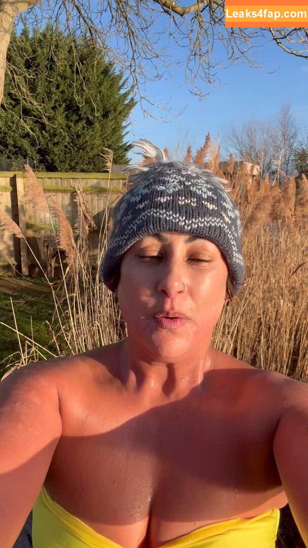 Saira Khan / iamsairakhan / sairasbum слитое фото фото #0444