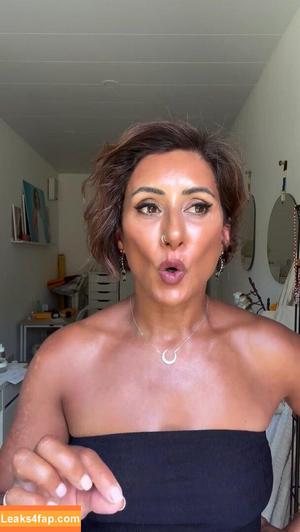 Saira Khan фото #0486