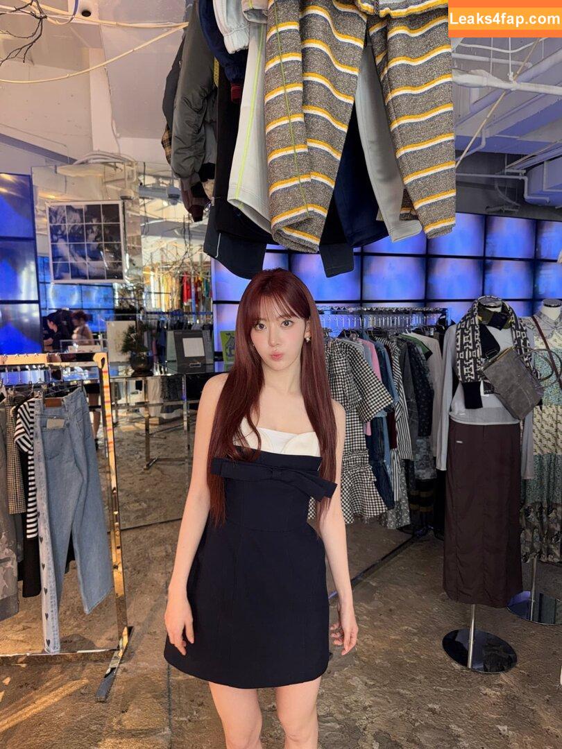 Sakura Miyawaki 宮脇 咲良 / 39saku_chan / LESSERAFIM leaked photo photo #0126