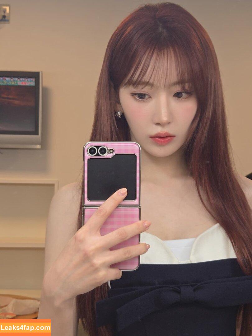 Sakura Miyawaki 宮脇 咲良 / 39saku_chan / LESSERAFIM leaked photo photo #0128