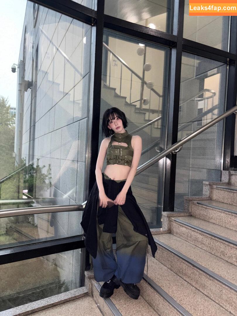 Sakura Miyawaki 宮脇 咲良 / 39saku_chan / LESSERAFIM leaked photo photo #0136