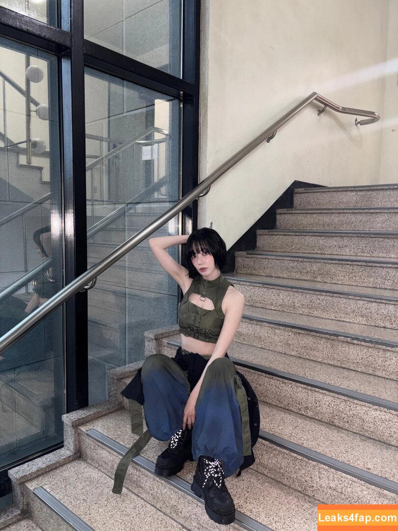 Sakura Miyawaki 宮脇 咲良 / 39saku_chan / LESSERAFIM leaked photo photo #0140