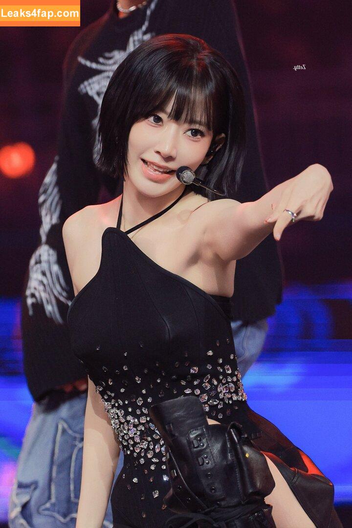 Sakura Miyawaki 宮脇 咲良 / LESSERAFIM / https: / lesserafim_sakura_ leaked photo photo #0149