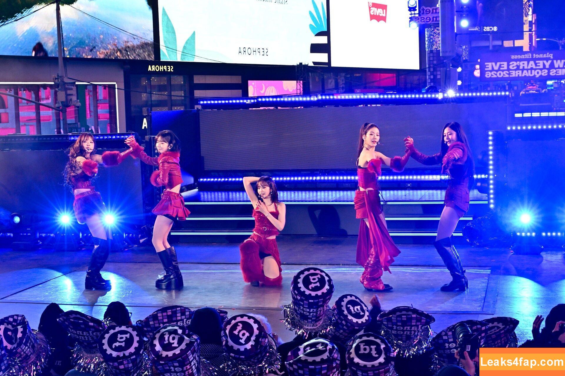 Sakura Miyawaki 宮脇 咲良 / LESSERAFIM / https: / lesserafim_sakura_ leaked photo photo #0173