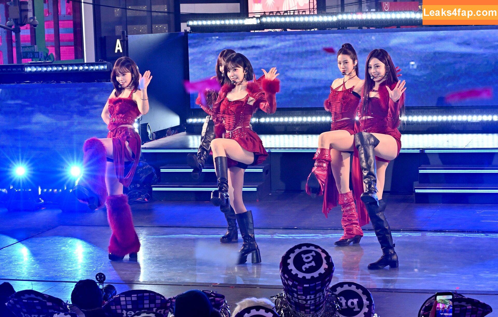 Sakura Miyawaki 宮脇 咲良 / LESSERAFIM / https: / lesserafim_sakura_ leaked photo photo #0179