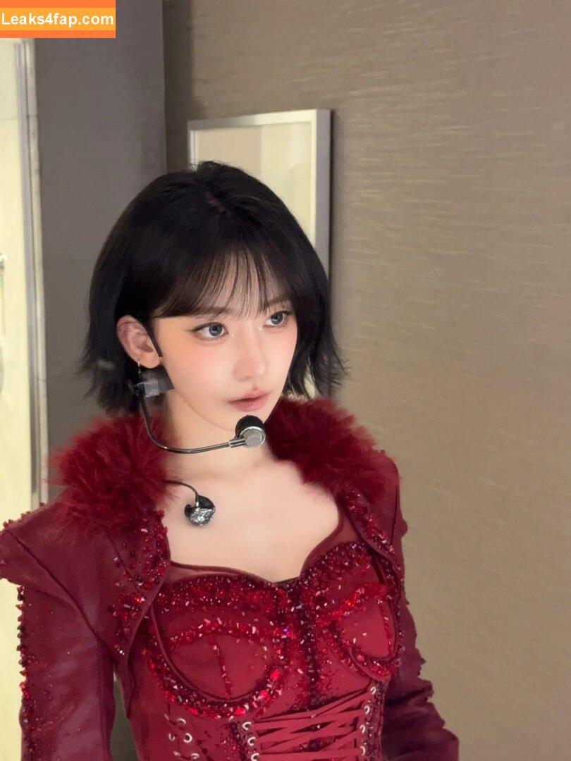 Sakura Miyawaki 宮脇 咲良 / LESSERAFIM / https: / lesserafim_sakura_ leaked photo photo #0196