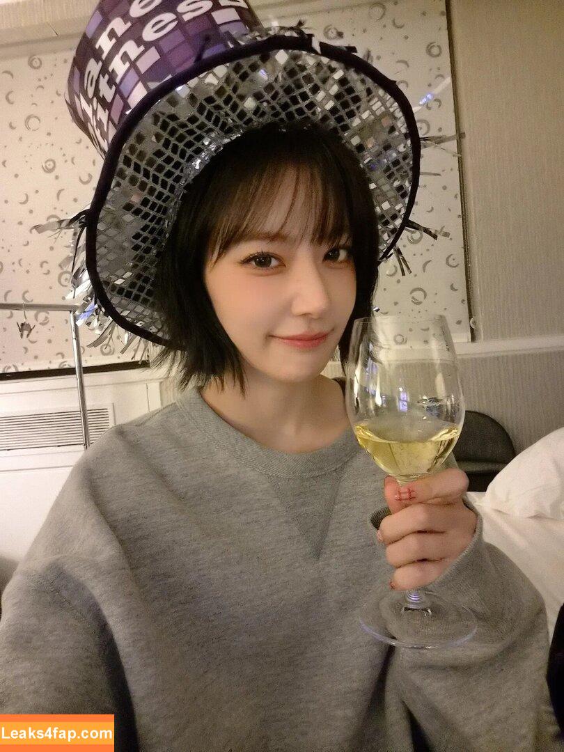 Sakura Miyawaki 宮脇 咲良 / LESSERAFIM / https: / lesserafim_sakura_ leaked photo photo #0210