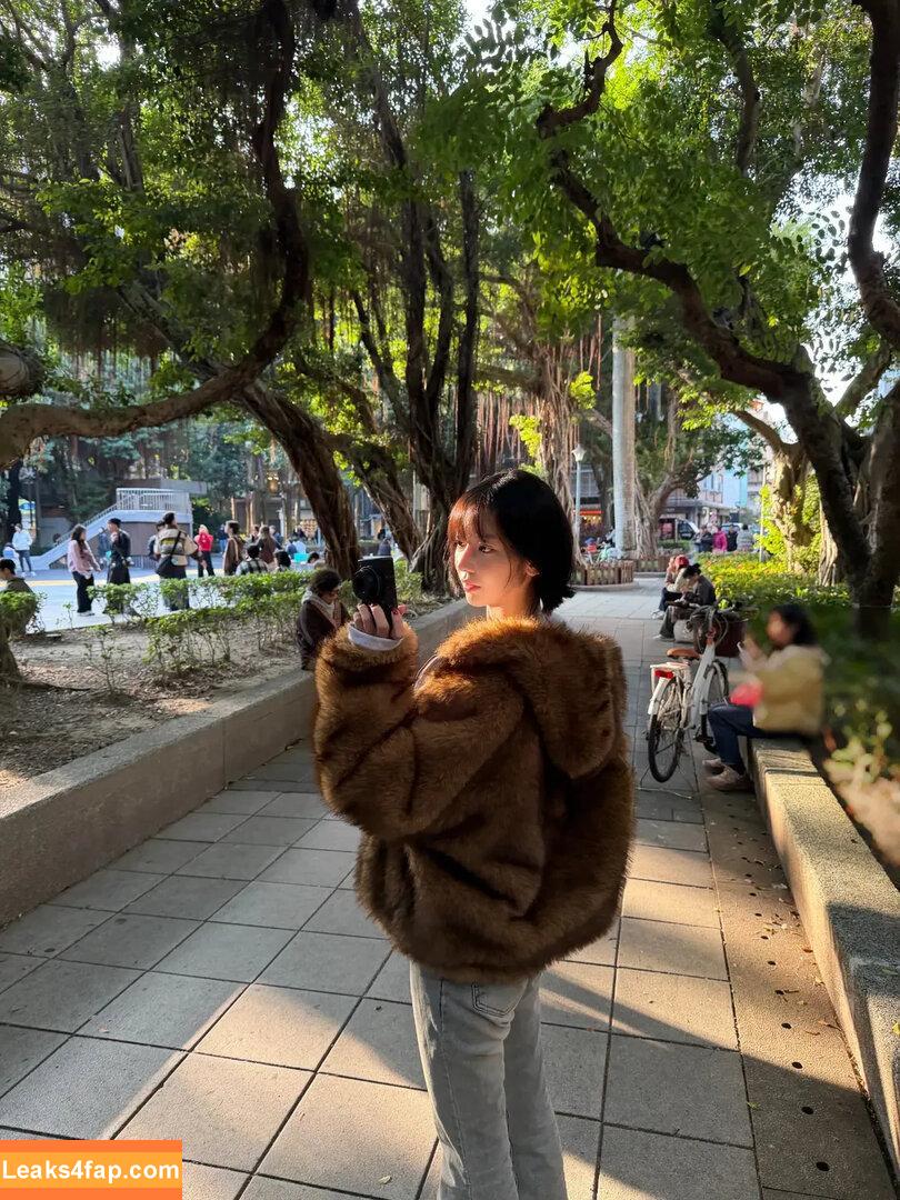 Sakura Miyawaki 宮脇 咲良 / LESSERAFIM / https: / lesserafim_sakura_ leaked photo photo #0219