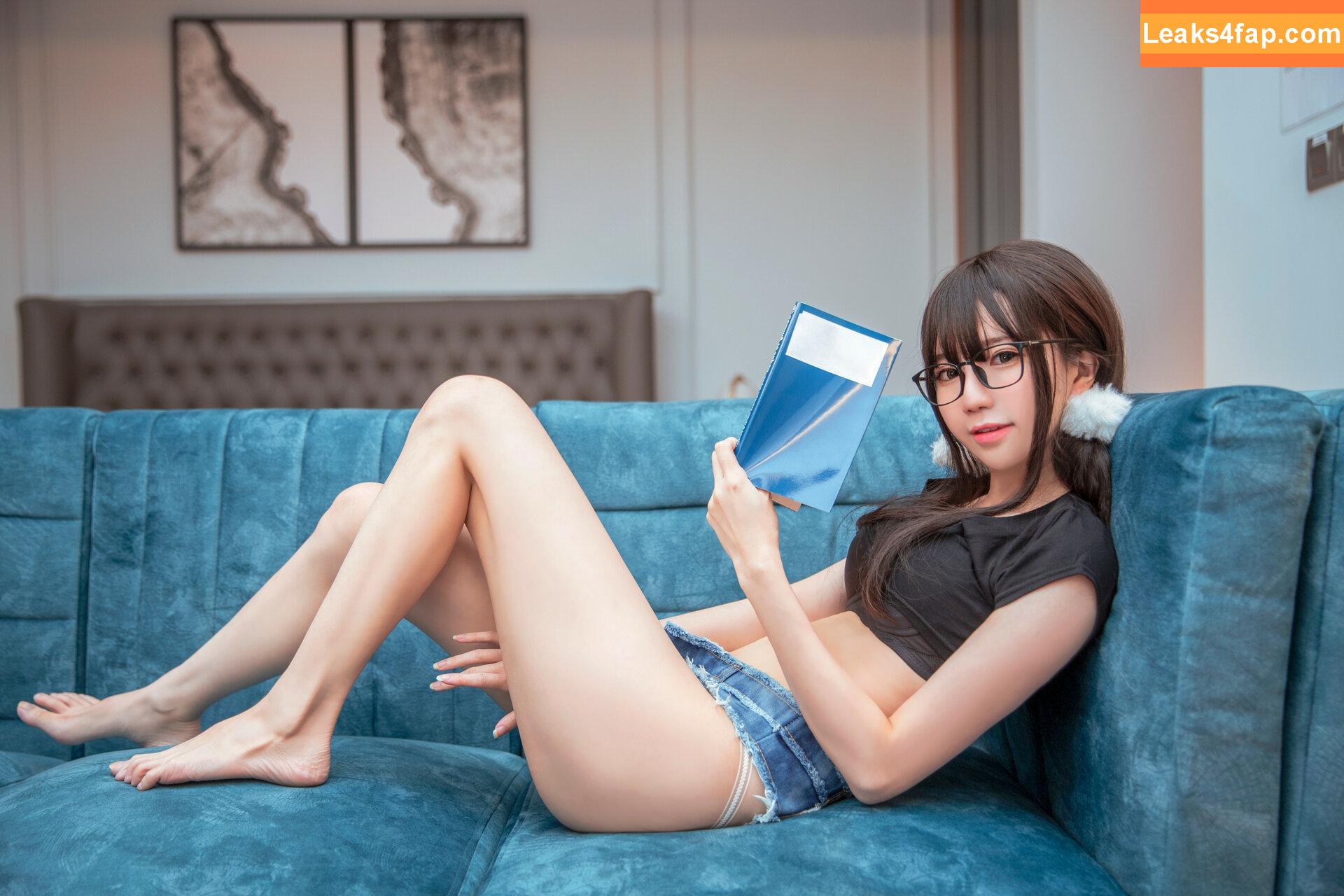 Sally Dorasnow / iamdorasnow leaked photo photo #0114