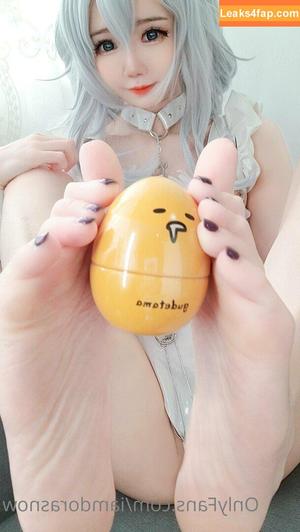 Sally Dorasnow photo #0007