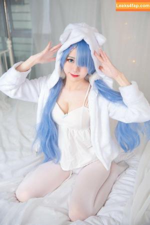 Sally Dorasnow photo #0404