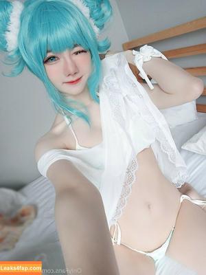 Sally Dorasnow photo #0456