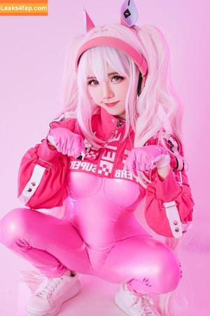 Sally Dorasnow photo #0809