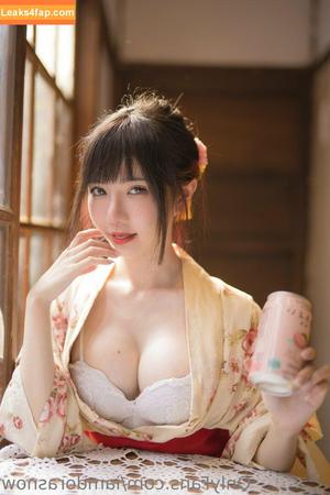 Sally Dorasnow photo #1073