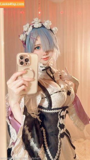 Sally Dorasnow photo #1678
