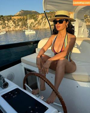 Salma Hayek photo #2491