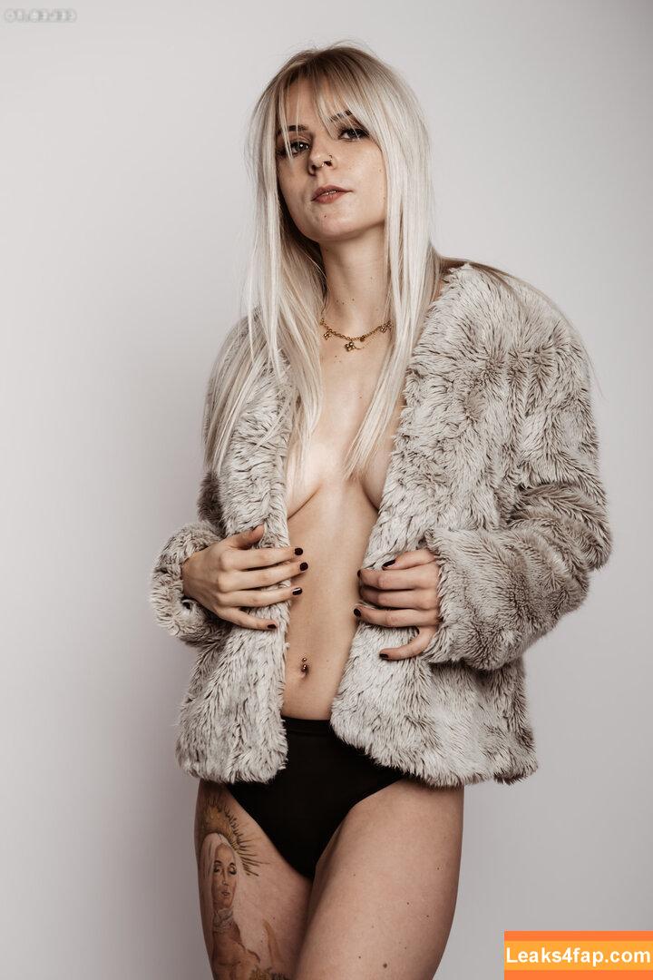 salty.sophiex /  leaked photo photo #0009