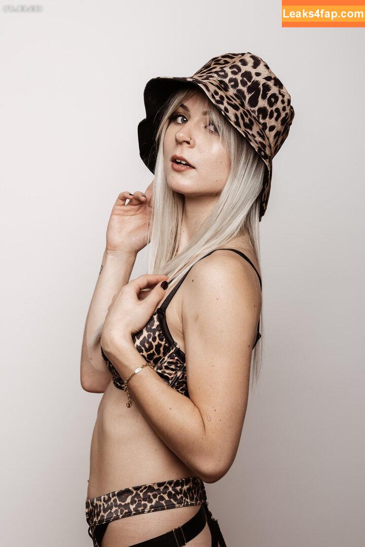 salty.sophiex /  leaked photo photo #0010