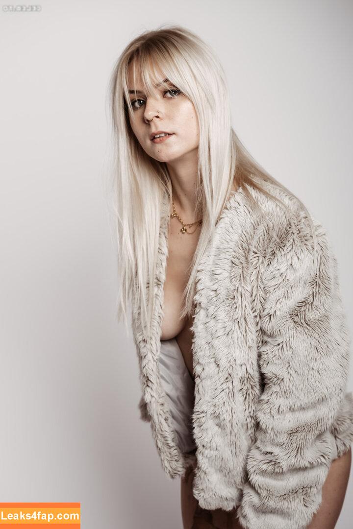 salty.sophiex /  leaked photo photo #0020