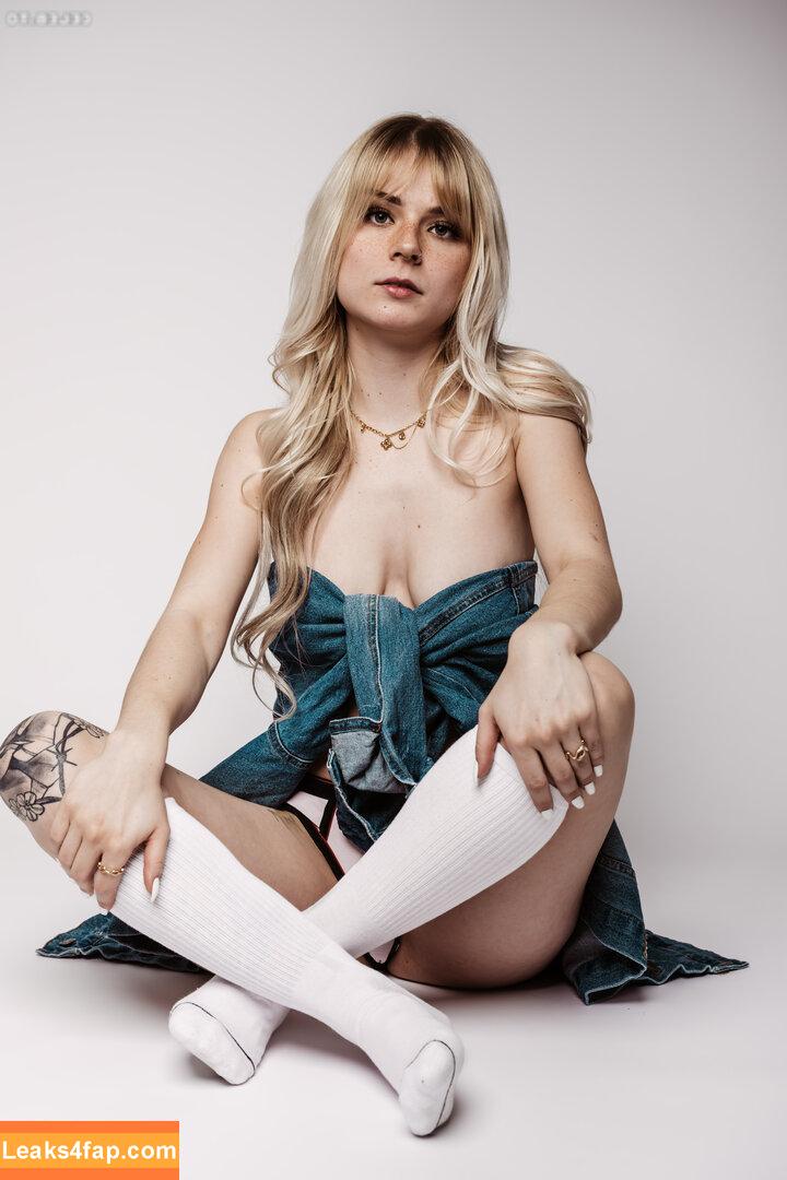 salty.sophiex /  leaked photo photo #0022