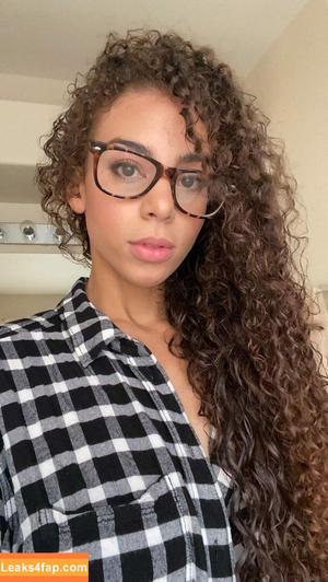 Samantha Irvin photo #0002