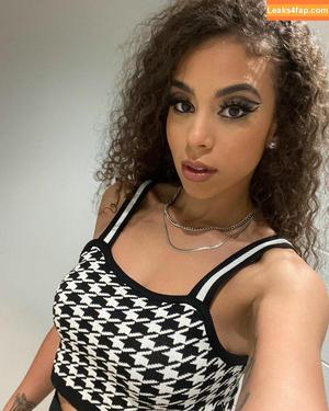 Samantha Irvin photo #0006