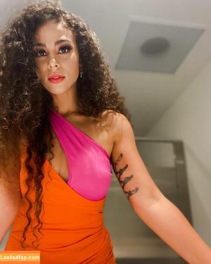 Samantha Irvin photo #0012