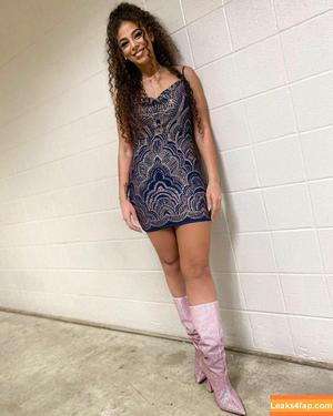 Samantha Irvin photo #0031