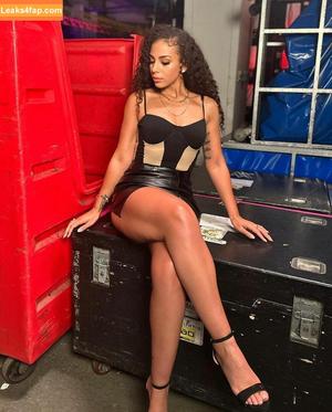 Samantha Irvin photo #0084