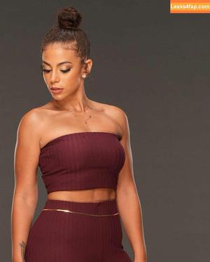 Samantha Irvin photo #0149