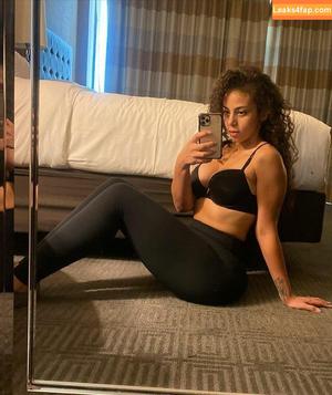 Samantha Irvin photo #0159