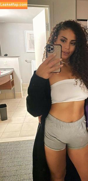 Samantha Irvin photo #0185