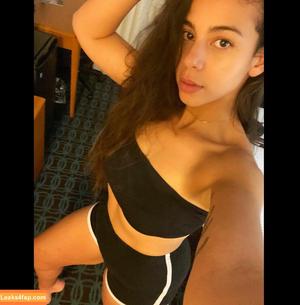 Samantha Irvin photo #0211