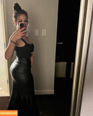 Samantha Irvin photo #0271