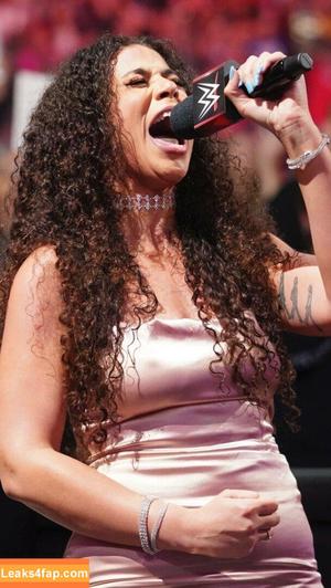 Samantha Irvin photo #0277