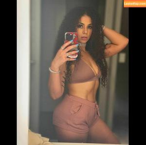 Samantha Irvin photo #0285