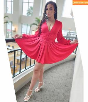 Samantha Irvin photo #0388