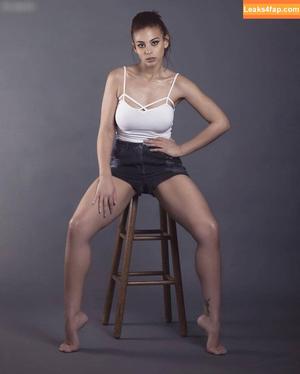 Samantha Irvin photo #0410