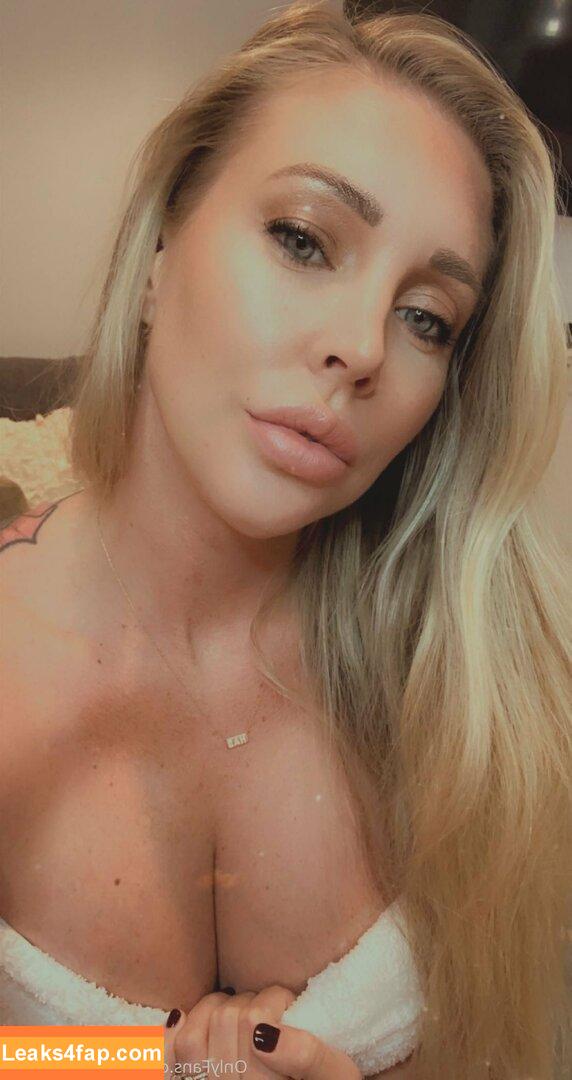 Samantha Saint / misssaintxxx / samantha_saint слитое фото фото #0236