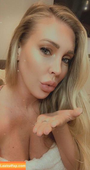 Samantha Saint photo #0126